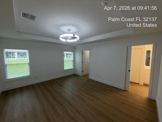 Building Photo - Beautifully Appointed New Home