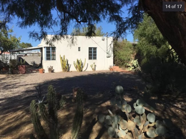 Building Photo - 2 Bed / 1 Bath Home