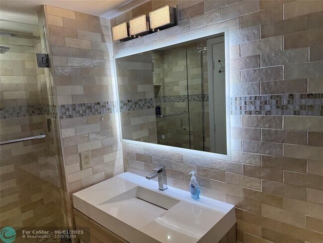 Building Photo - 1201 S Ocean Dr