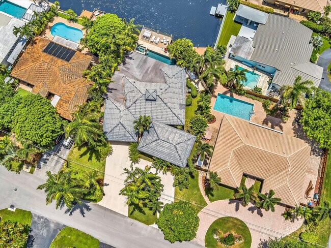 Building Photo - 1640 NE 43rd St