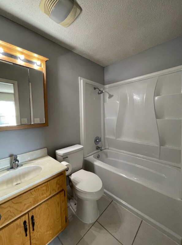 Building Photo - 447 Apple Dr