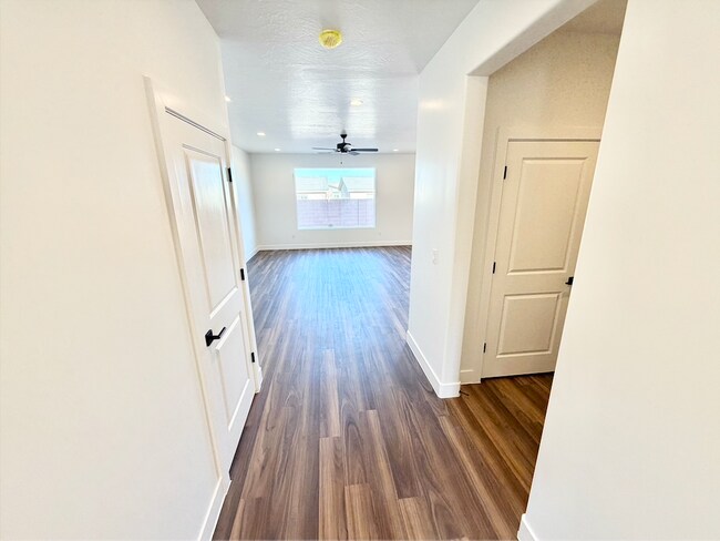 Building Photo - 4135 El Capitan Wy