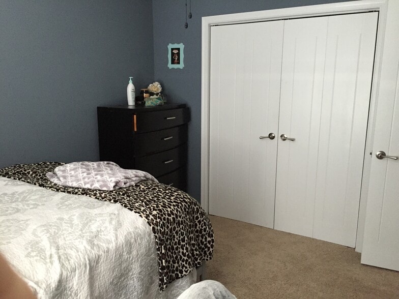 Secondary bedroom - 207 Portico St