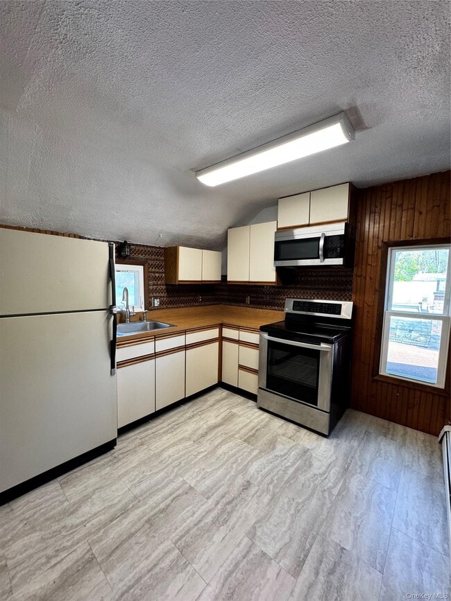 Building Photo - 20 W Academy St