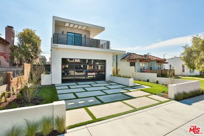 Primary Photo - 1622 S Mansfield Ave