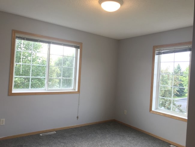 Building Photo - 11013 Douglas Ln N