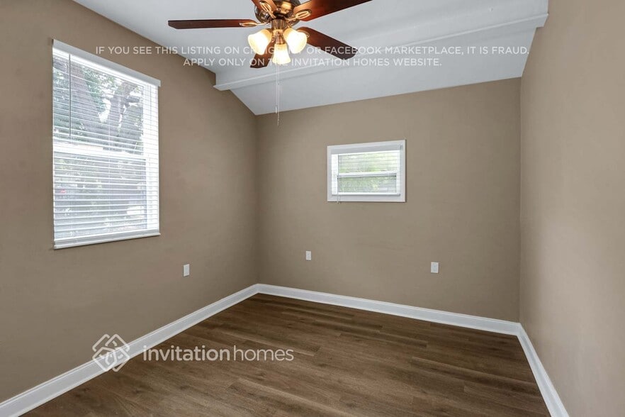 Building Photo - 424 4th St NW