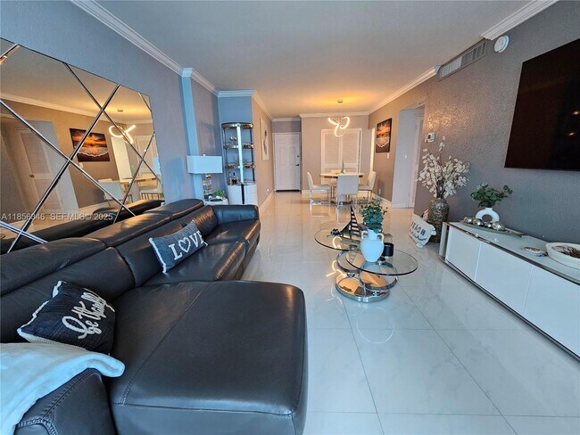 Building Photo - 2501 S Ocean Dr