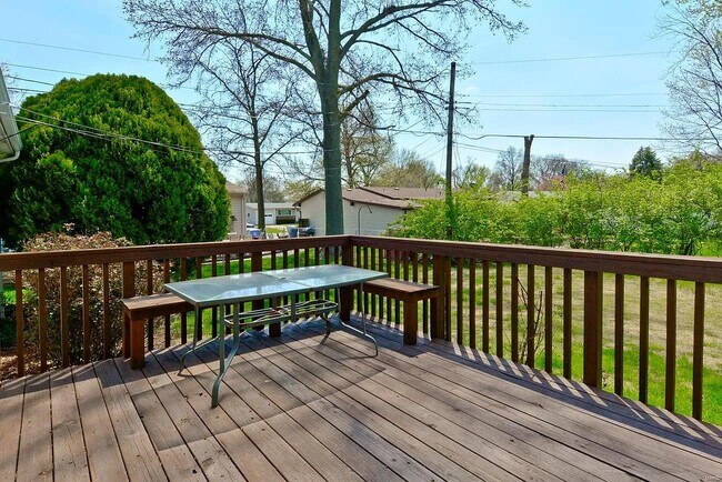 Building Photo - 980 Manresa Ln