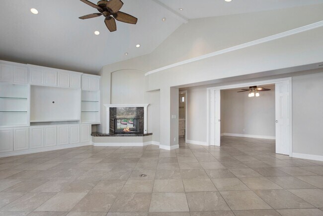 Building Photo - 218 Highland St