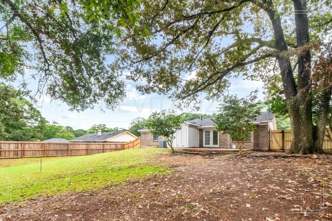 Building Photo - 5728 Post Oak Ct