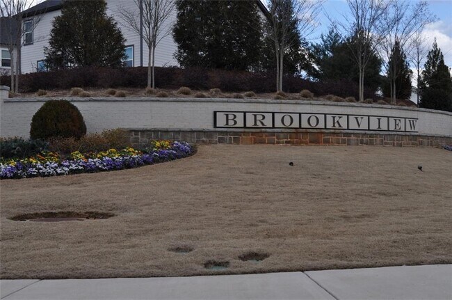 Building Photo - 5745 Thornton Dr