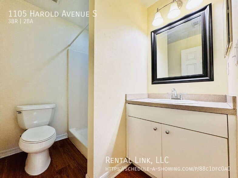 Building Photo - 1105 Harold Ave S