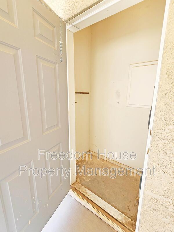 Building Photo - 1430 Star Rd