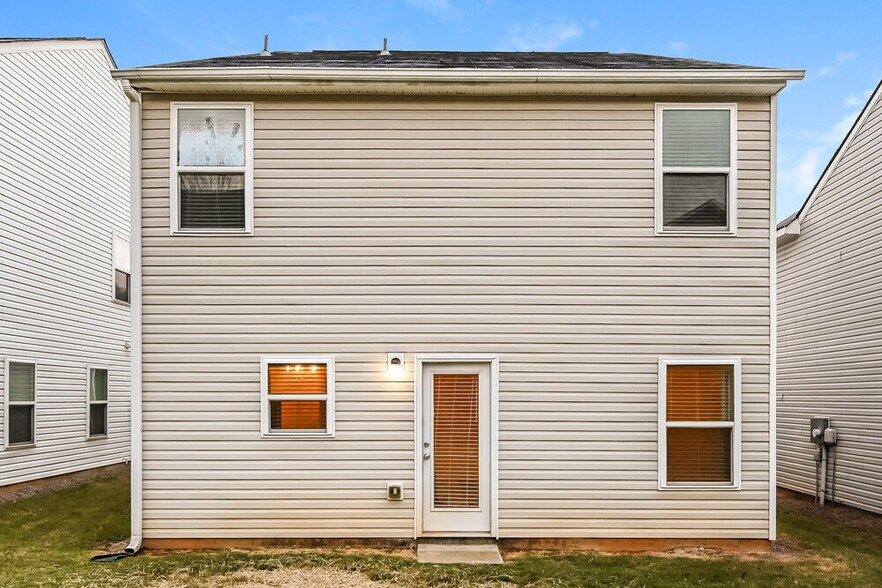 Building Photo - 83 Sharp Wy