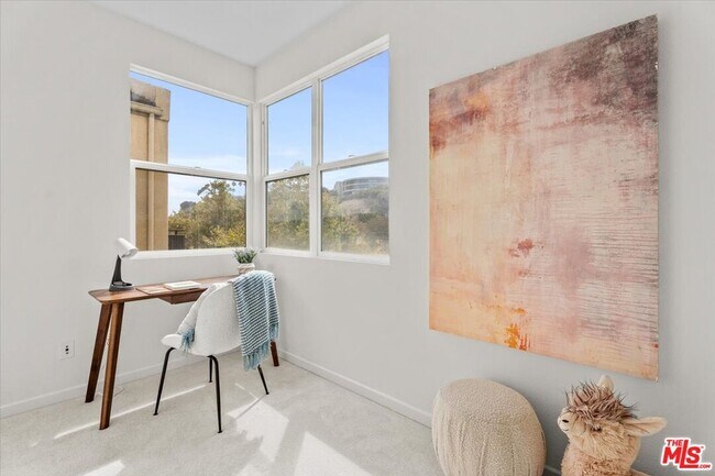 Building Photo - 13027 Bluff Creek Dr