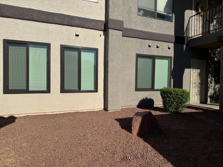 Building Photo - 1575 W Warm Springs Rd