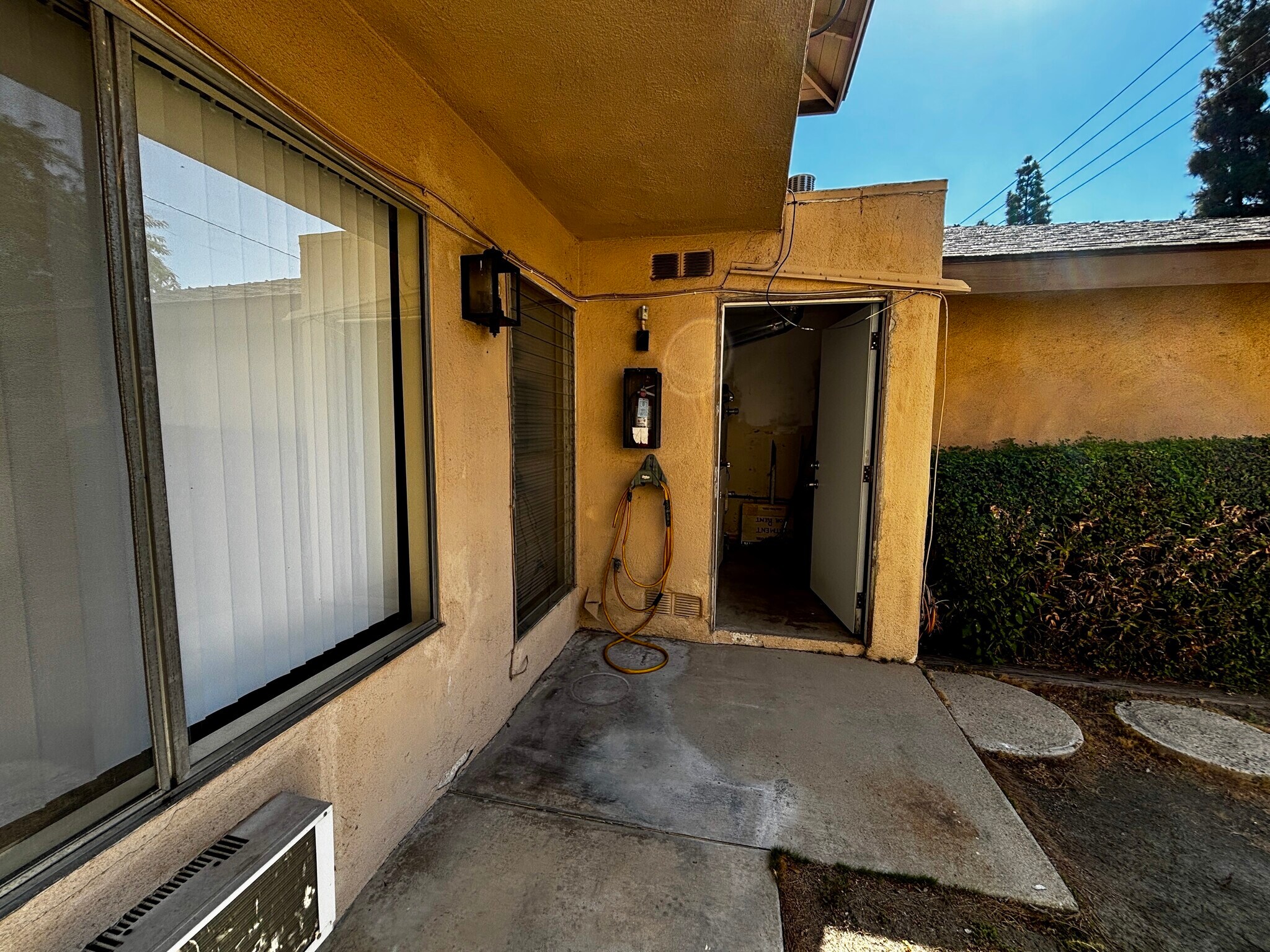 Building Photo - 1601 Via Mirada
