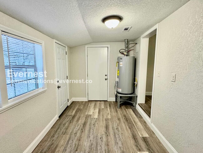 Building Photo - 813 J St NW