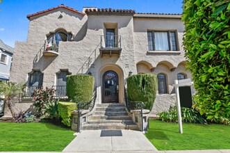 Building Photo - 454 N Orange Grove Ave