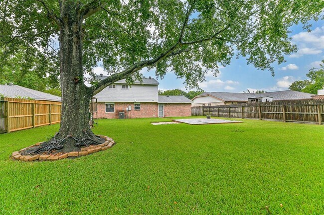Building Photo - 207 Woodvale Dr