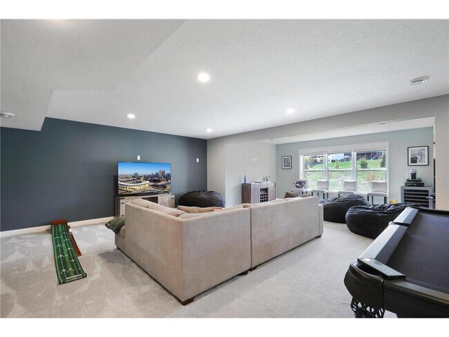 Building Photo - 6332 Apple Ct