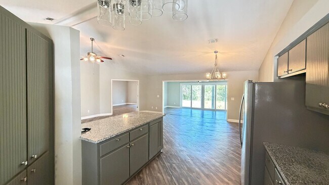 Building Photo - The Glads