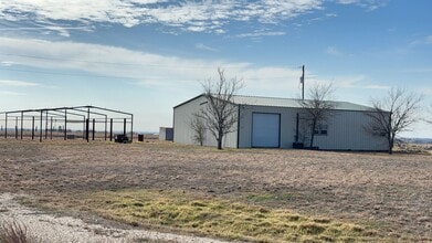 Building Photo - 3 bedroom 2 bathroom Barn dominium on 10 acres! Half off First Month's Rent!!