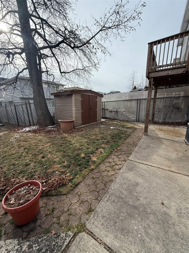 Building Photo - 878 Rensselaer Ave