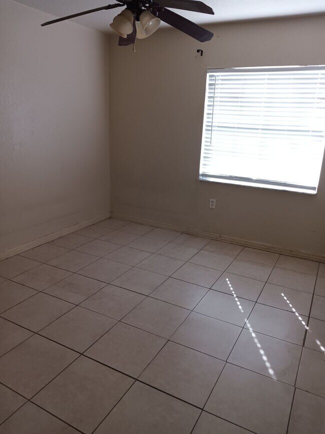 Building Photo - 2/2 in Central Orlando!