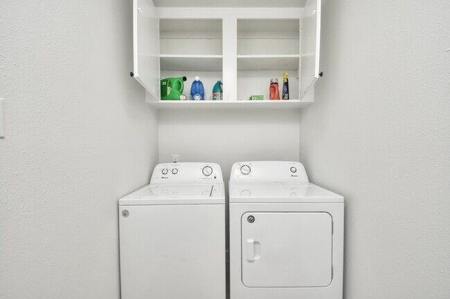 Building Photo - 10003 Briarwild Ln