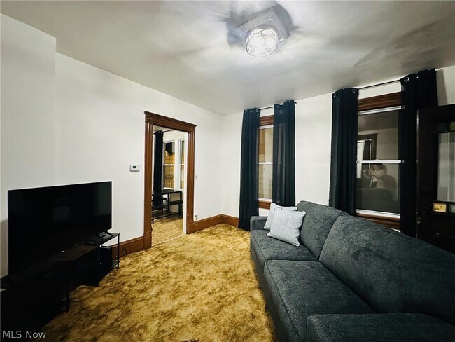 Building Photo - 1419 E 47th St