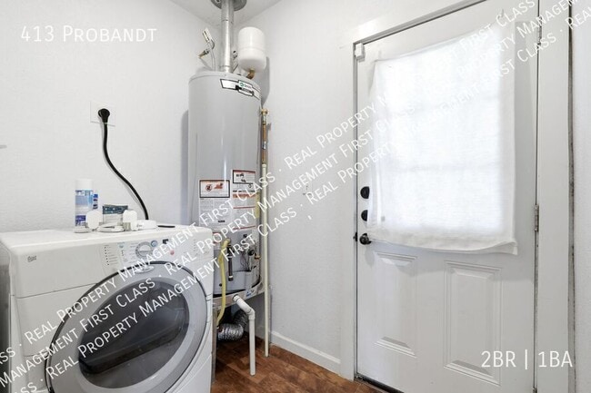 Building Photo - 413 Probandt-