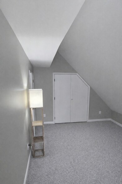 Building Photo - 23 Valkyr Rd