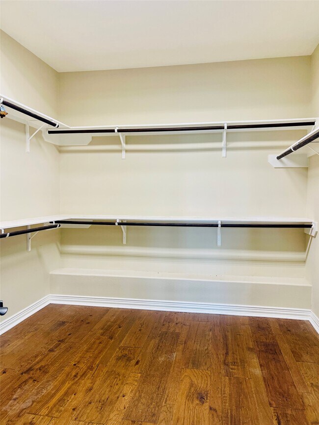 Building Photo - 14303 Tasmania Ct