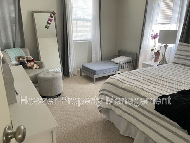 Building Photo - 17 High School Rd