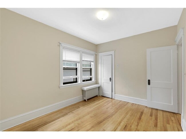 Building Photo - 971 Goodrich Ave