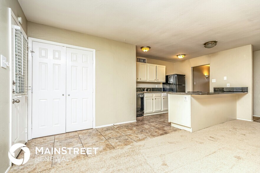 Building Photo - 329 Rockcrest Dr