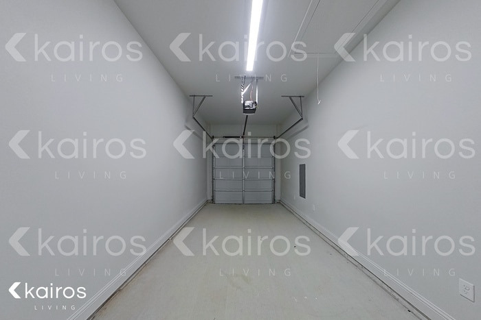 Building Photo - 4828 W Dacha Ln
