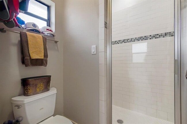 Building Photo - 1400 Cuernavaca Dr N