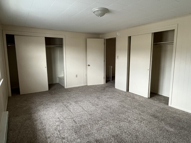 Building Photo - 611 Lincoln Way W