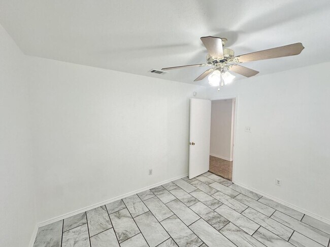 Building Photo - AVAILABLE SOON; APPLY TODAY!!