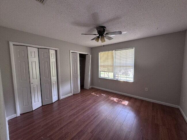 Building Photo - Charming 3-Bedroom Home with Bonus Room on Spacious Lot – Lake City