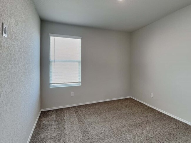 Building Photo - 3342 Kornberg Dr