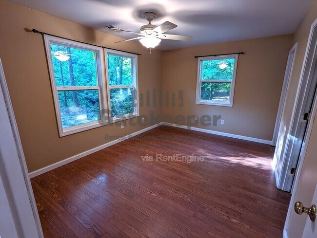 Building Photo - 1096 Boone Rd