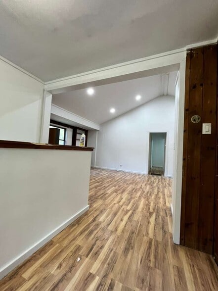 Building Photo - 2 Wildwood Trl