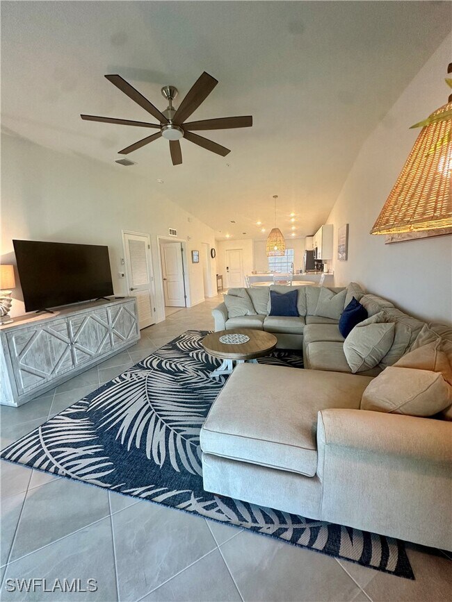 Building Photo - 15265 Grn Acrs Ave