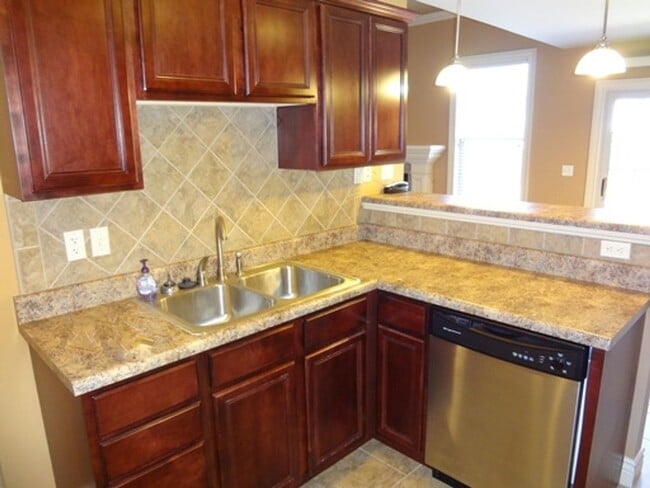 Building Photo - Great 3 Bed 2 Bath House in Mill Creek Manor!