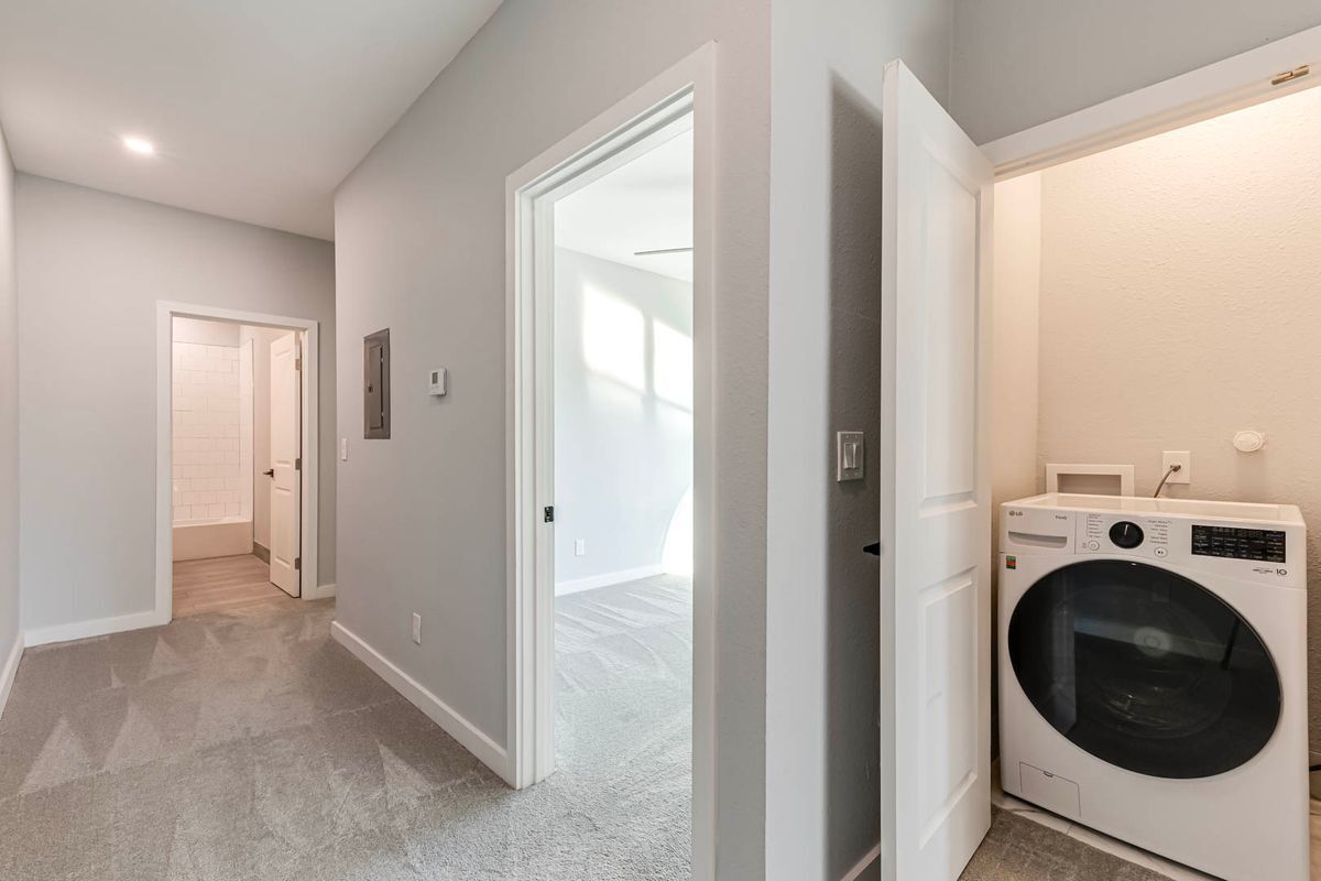 Building Photo - 811 Nevada St