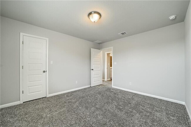 Building Photo - 2924 Sage Ranch Dr